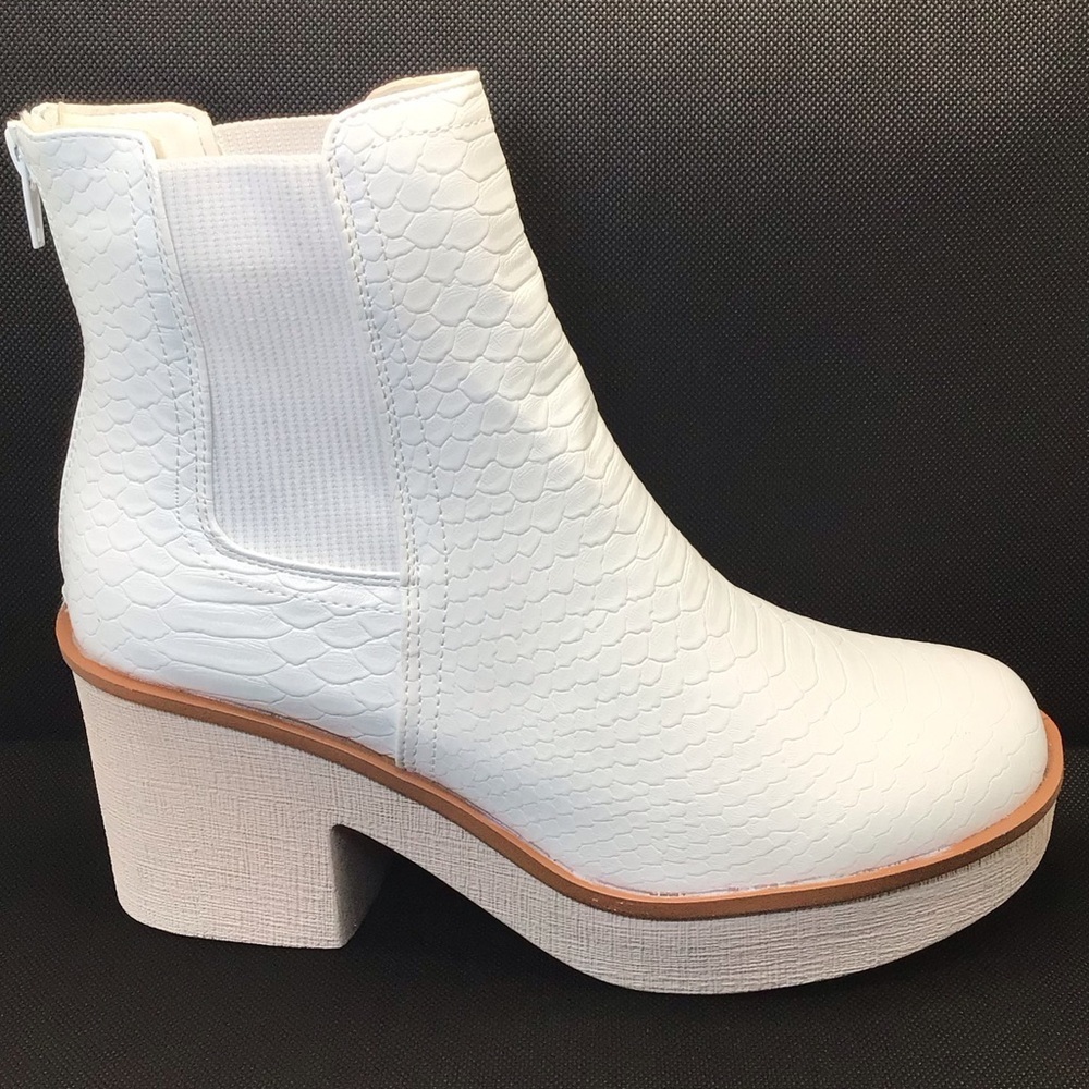 Pierre Dumas Womens Clue-7 White Snake Scale Textured Platform Ankle Boot Size 9